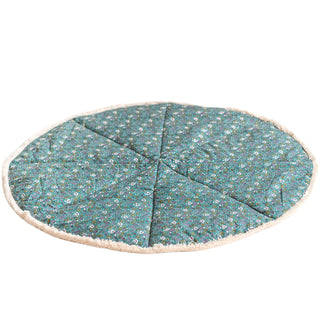 MINICAMP Gėlėtas žalias grindų kilimėlis vaikams su medvilniniais kutais