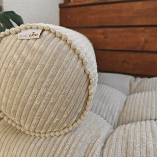 Velvetinė cilindro formos pagalvė grindų čiužiniui | Pieno balta
