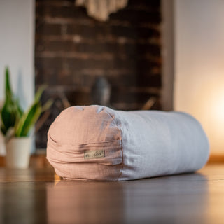 MINICAMP Yoga Bolster meditacinė pagalvėlė iš 100% lino dulkėtos rožinės spalvos