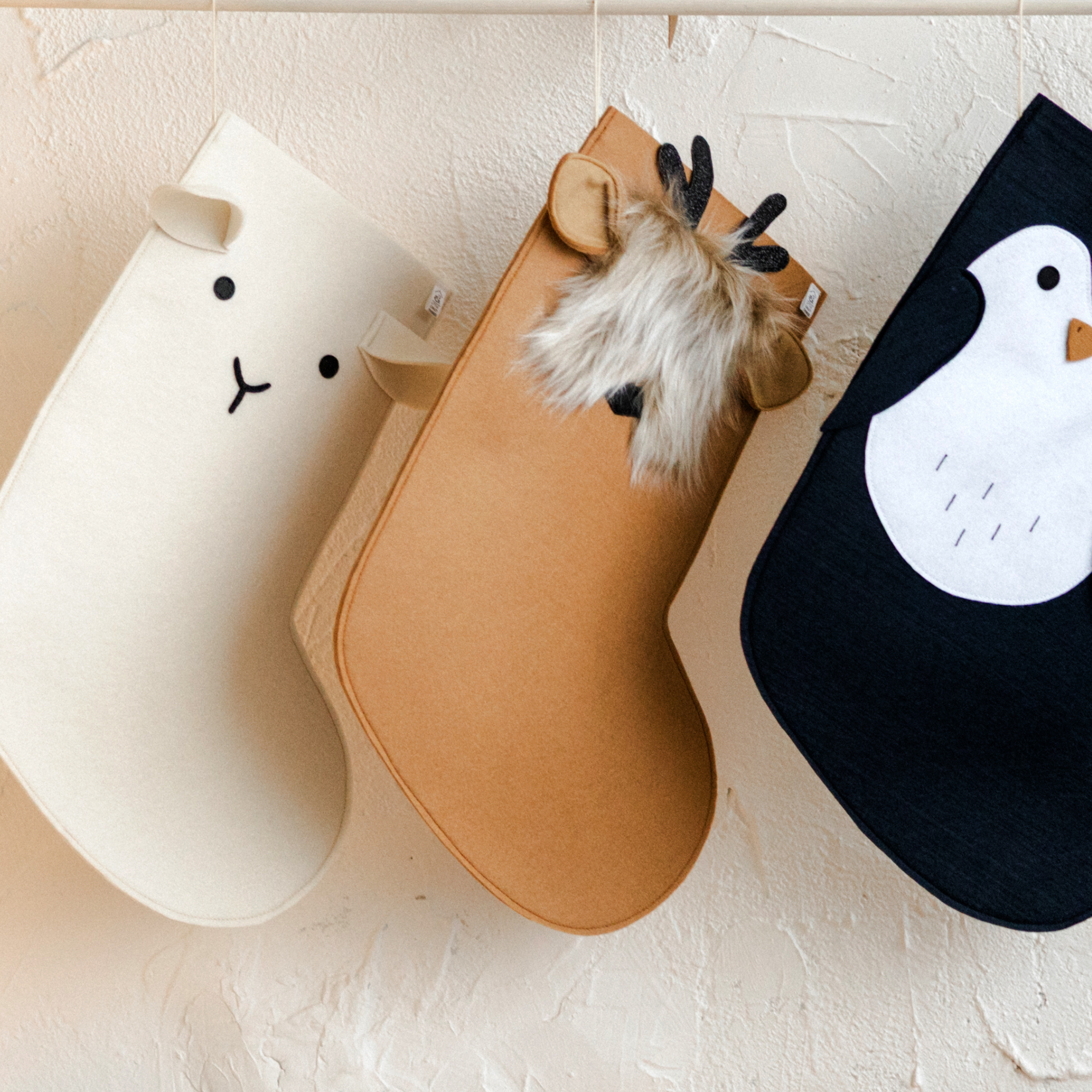 Minimalistinio dizaino Kalėdinė dovanų kojinė | Elniukas