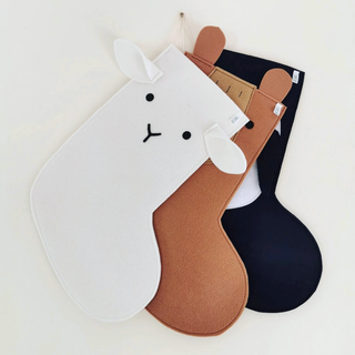 Minimalistinio dizaino Kalėdinė dovanų kojinė | balta avytė