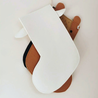 Minimalistinio dizaino Kalėdinė dovanų kojinė | balta avytė