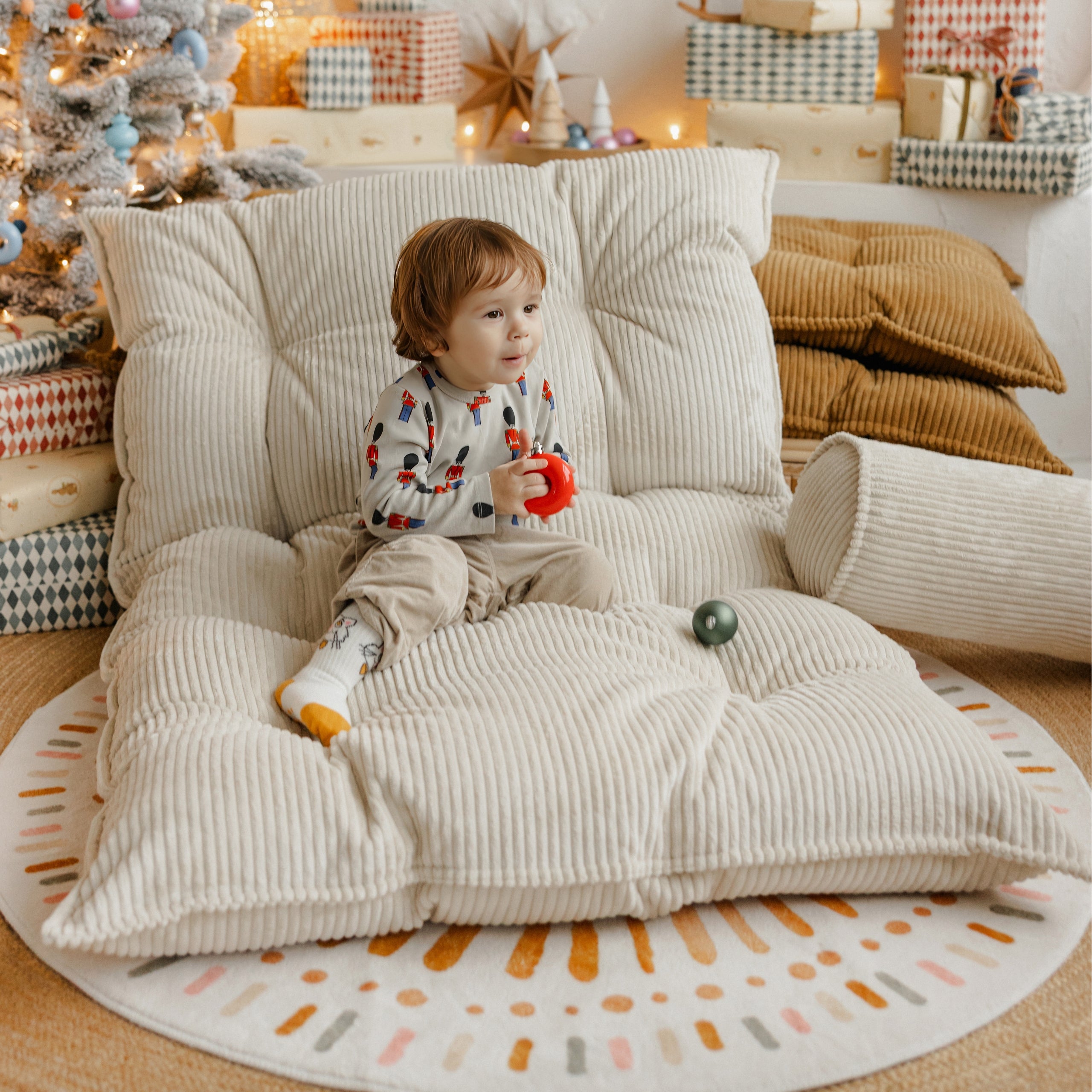 MINICAMP dygsniuotas vaikiškas grindų čiužinys | pieno balta